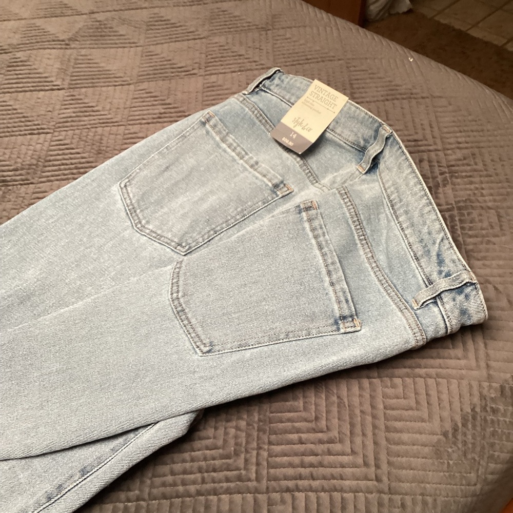Style & Co Vintage Straight high rise slimming pocket jeans. 221 - Picture 4 of 6